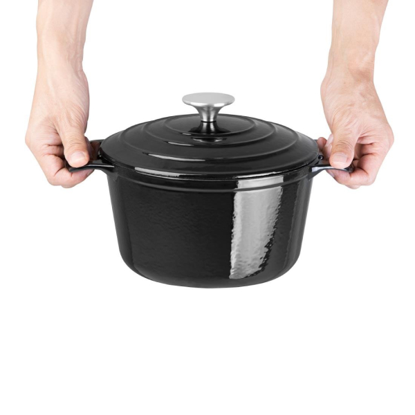 Vogue Black Round Casserole Dish 3.2 Litre GH300